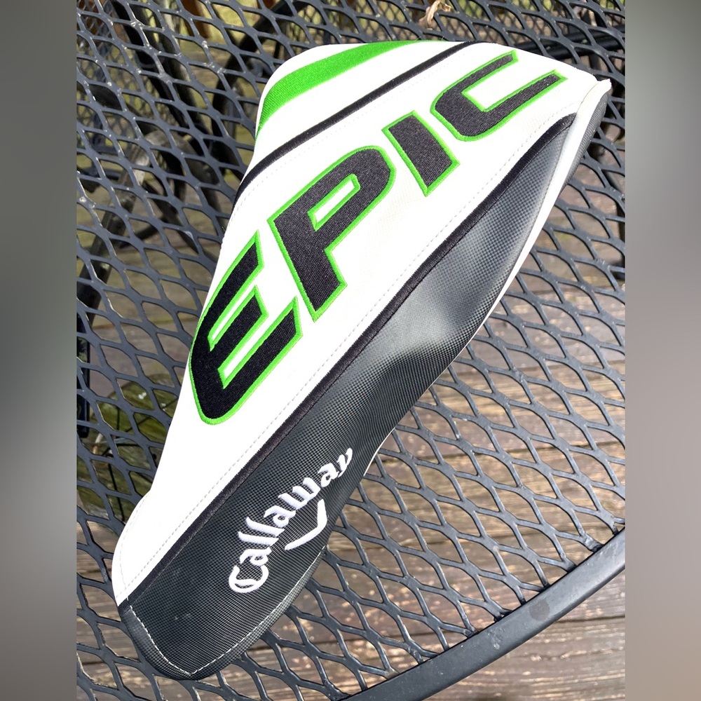 Callaway EPIC Headcover in White, Black and Green